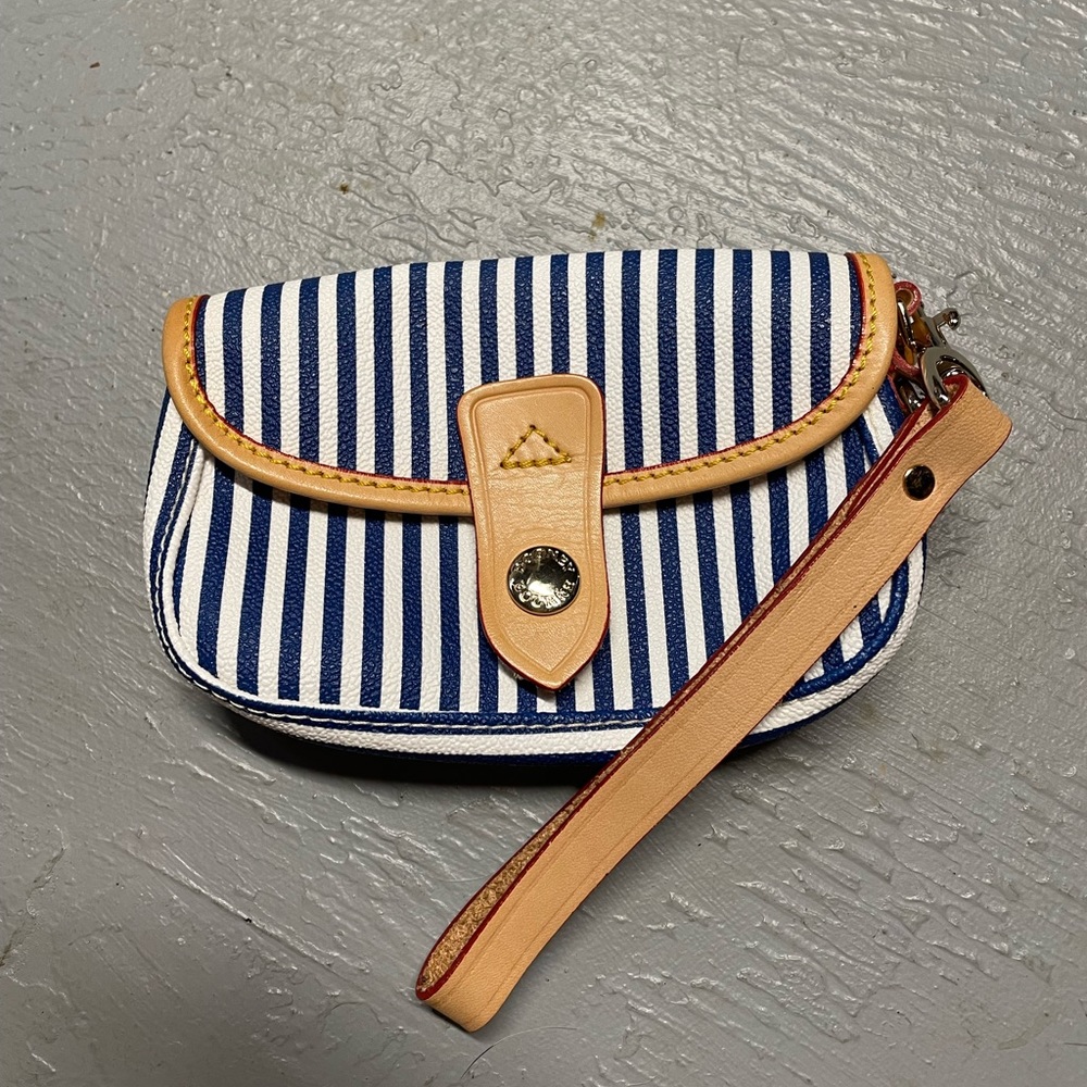 Dooney and Bourke wristlet